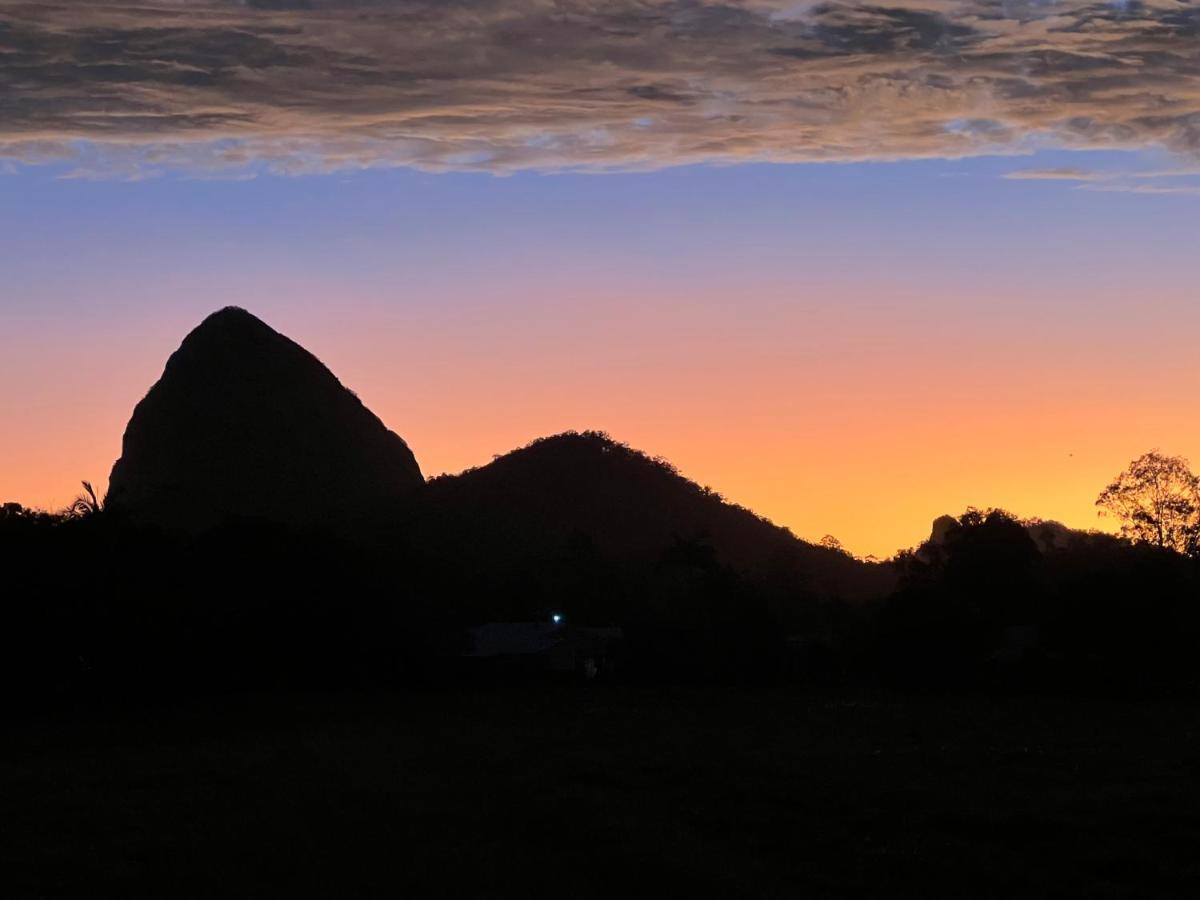 Ark Accommodation Glass House Mountains Eksteriør bilde